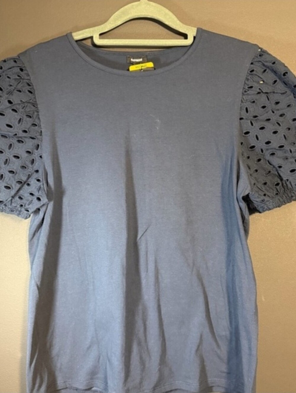 Express Short Sleeve Top. NWT - Picture 2 of 5
